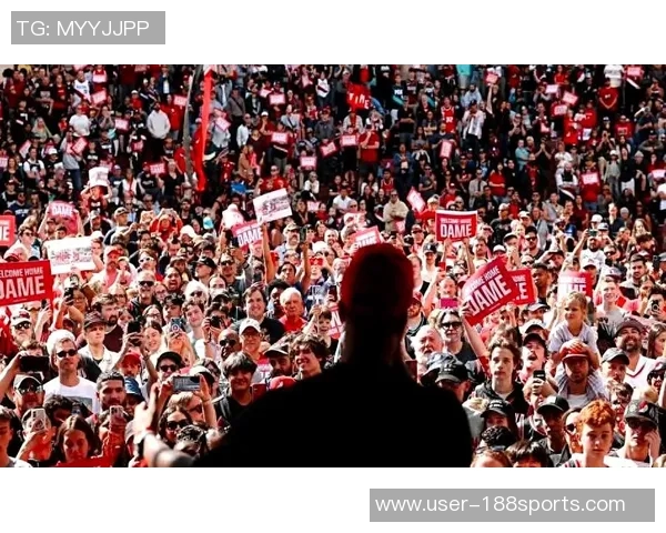 开拓者社区活动精彩瞬间杨瀚森与利拉德亲密互动回馈球迷